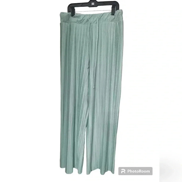 Bershka wide leg drawstring pants in green - Picture 6 of 7